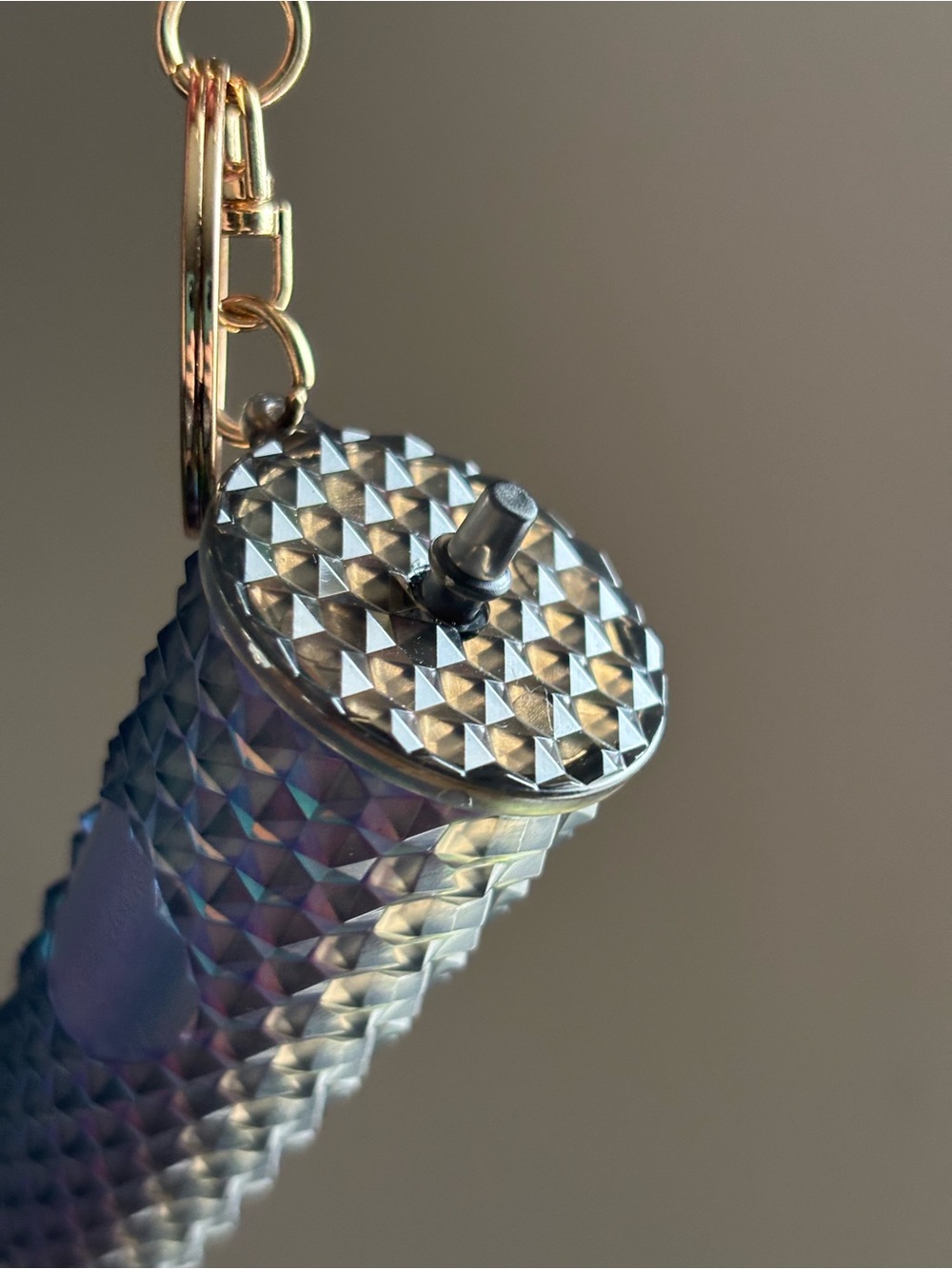 Iridescent Textured Tumbler Keychain - Holographic Silver - Picture 3 of 6